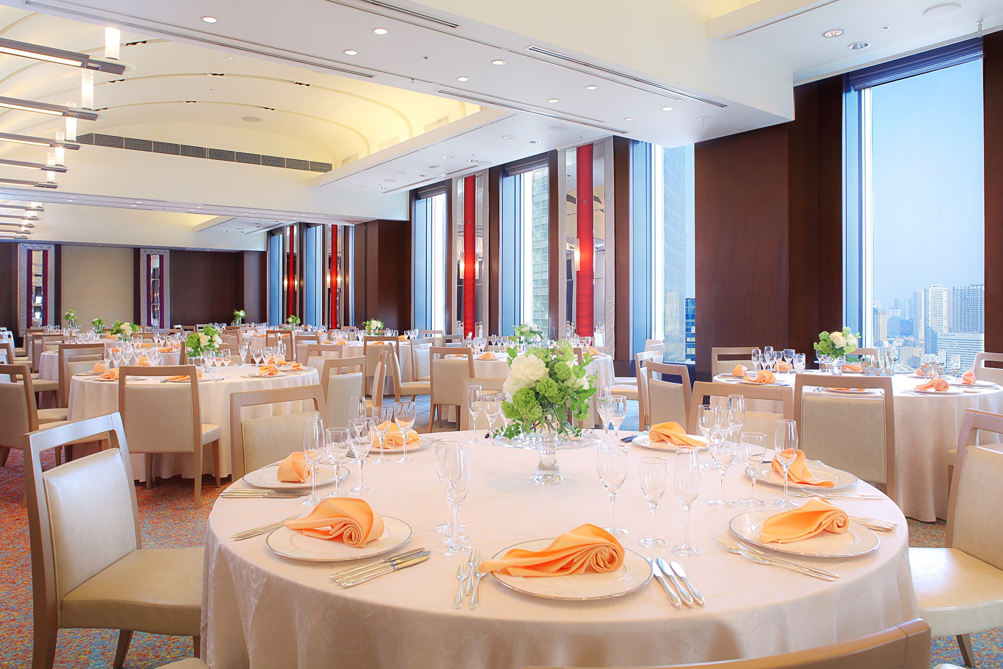 ザロイヤルパークホテルアイコニック東京汐留の配ぜん(サービススタッフ) レストラン 宴会部門求人イメージ