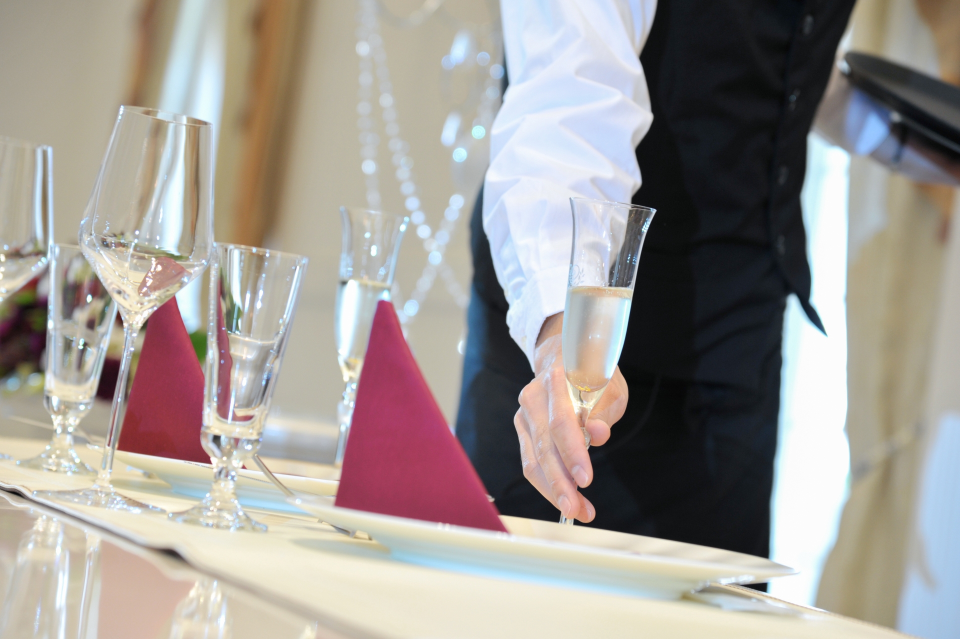 熱海・伊豆山 佳ら久の正社員 料飲部門の求人情報イメージ1