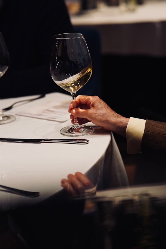 リーガロイヤルホテル東京 リーガロイヤルホテル東京　直営レストラン4店舗（フェリオ・皇家龍鳳・たん熊北店・ラウンジ）対象の正社員 レストラン 管理職の求人情報イメージ4