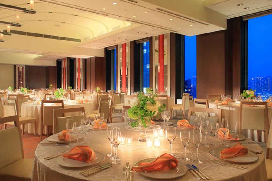 ザロイヤルパークホテルアイコニック東京汐留の配ぜん(サービススタッフ) レストラン 宴会部門の求人情報イメージ3