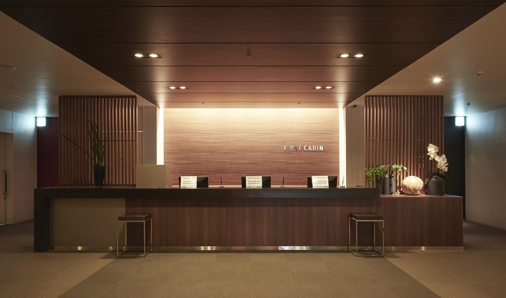 株式会社ファーストキャビンHDの正社員 宿泊予約 フロントスタッフの求人情報イメージ1